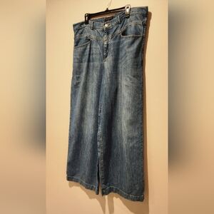 Blue Wide Leg Jeans with Vintage Washed Look